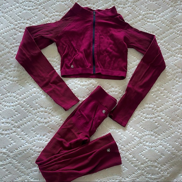 Katya Elise Henry Workout Set - Picture 3 of 9